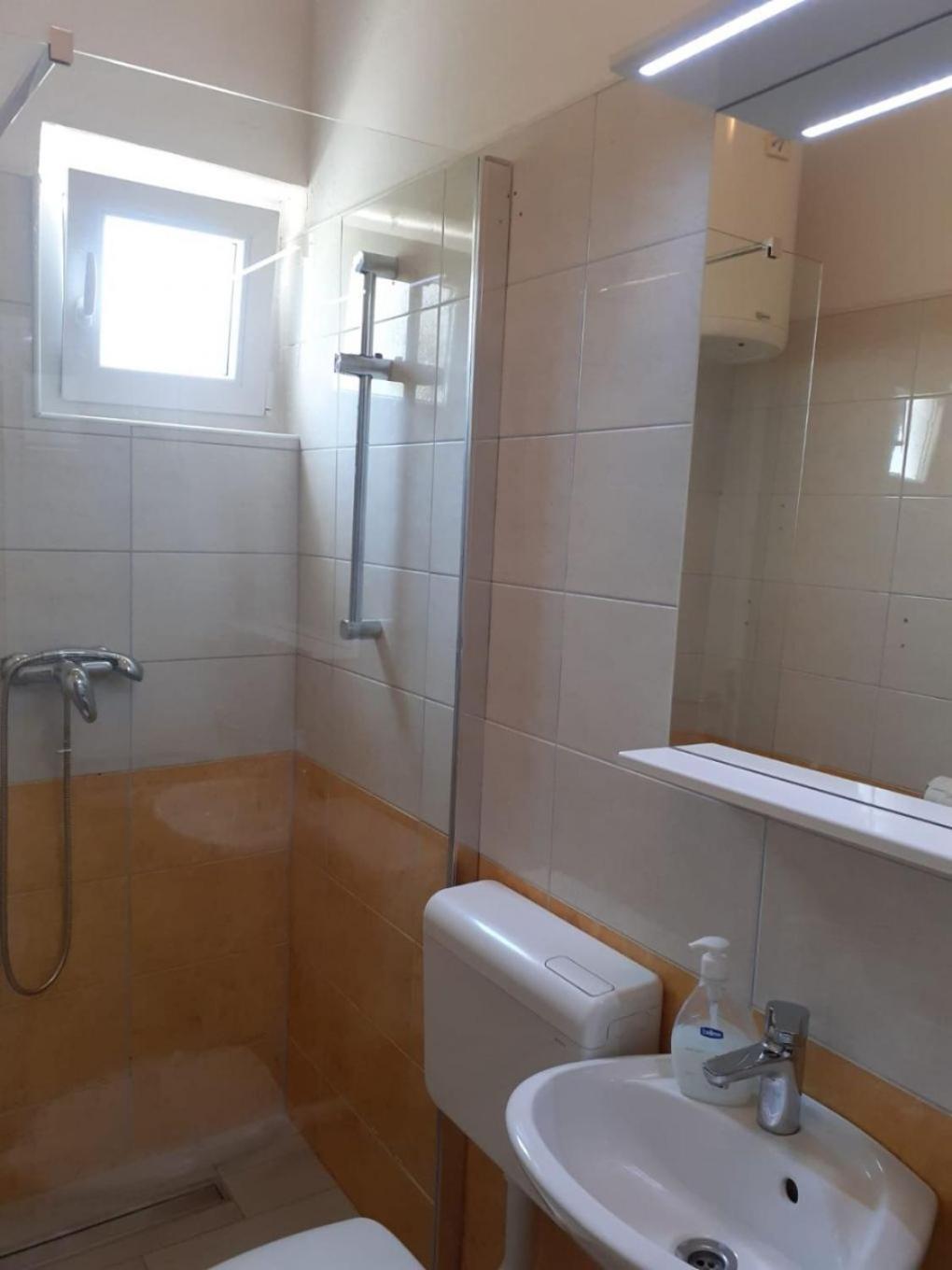 Apartment Jure Брист Екстериор снимка