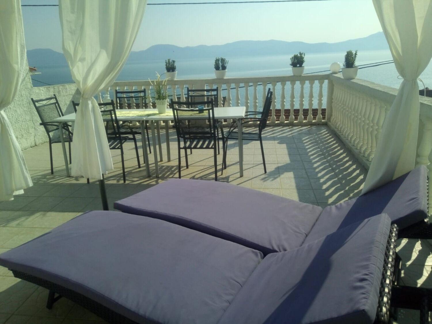 Apartment Jure Брист Екстериор снимка