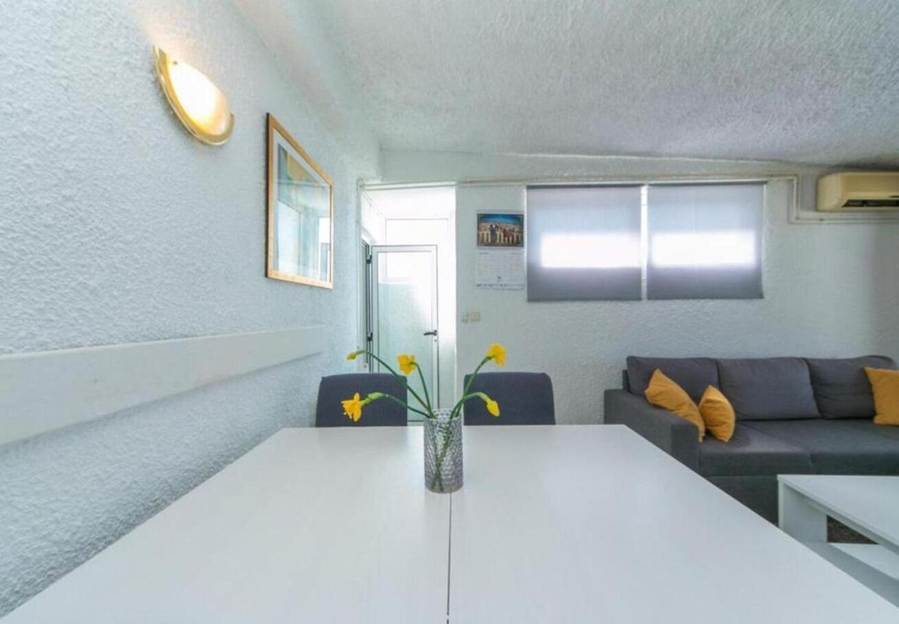 Apartment Jure Брист Екстериор снимка