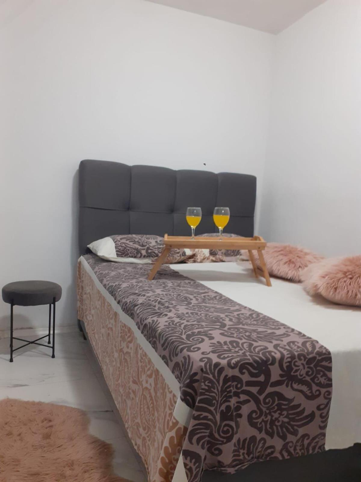Apartment Jure Брист Екстериор снимка